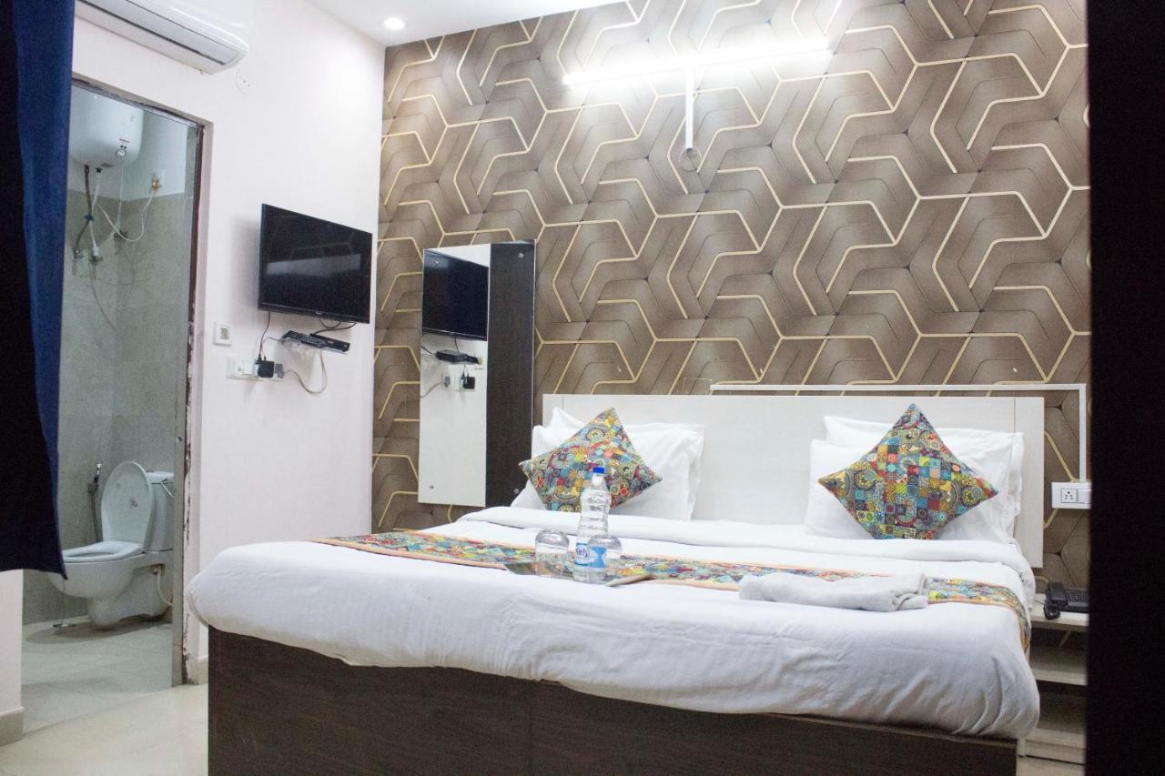 Jsb Hotel Faridabad Exterior photo
