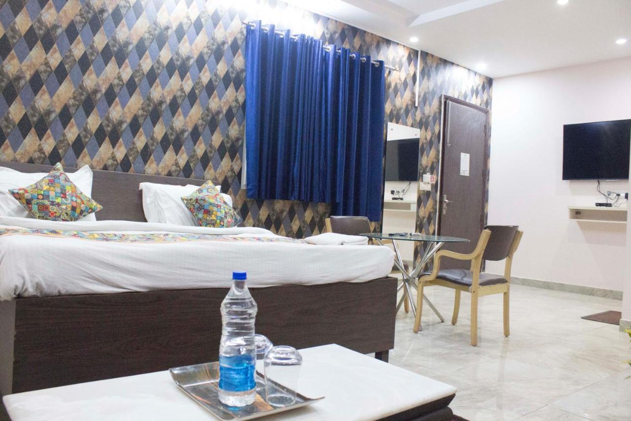 Jsb Hotel Faridabad Exterior photo