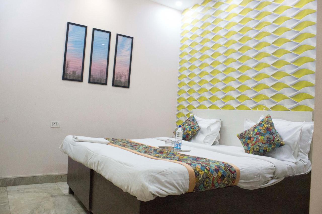 Jsb Hotel Faridabad Exterior photo