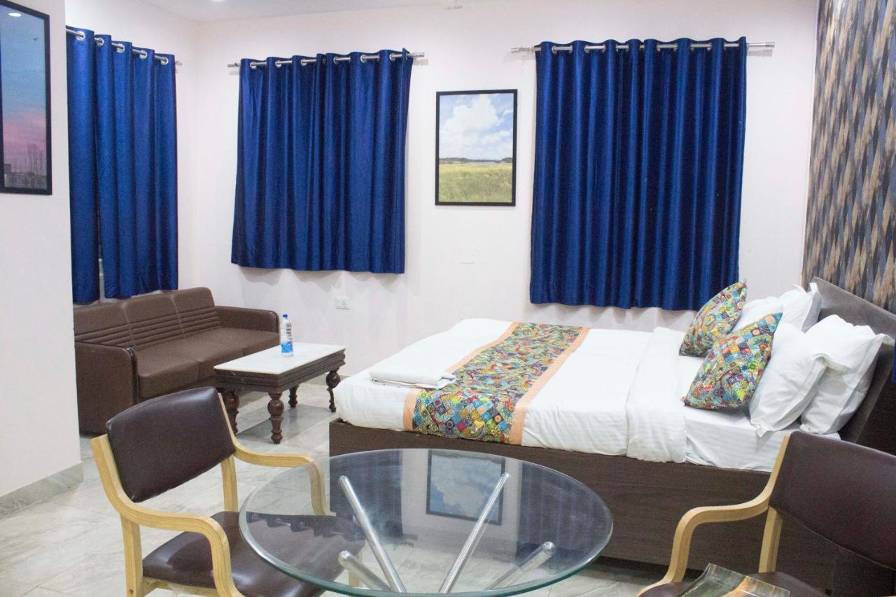 Jsb Hotel Faridabad Exterior photo