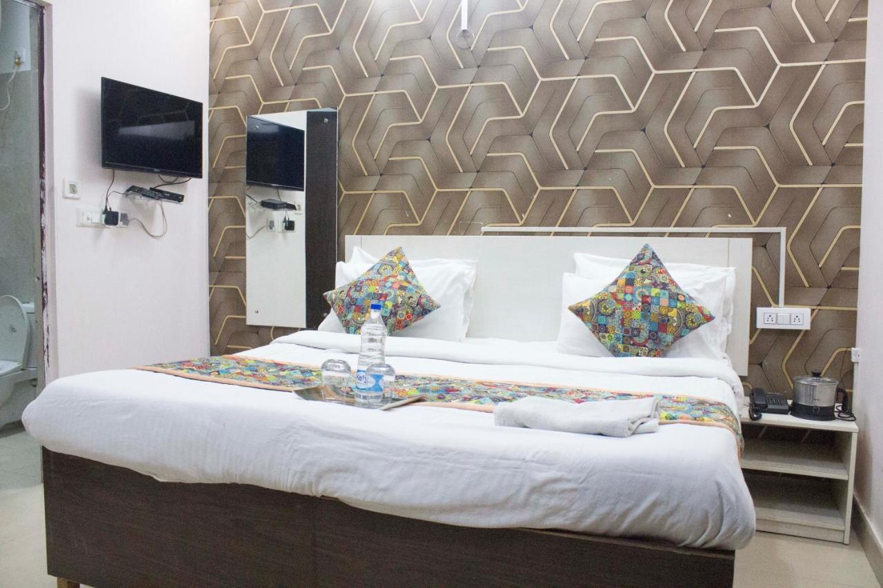 Jsb Hotel Faridabad Exterior photo