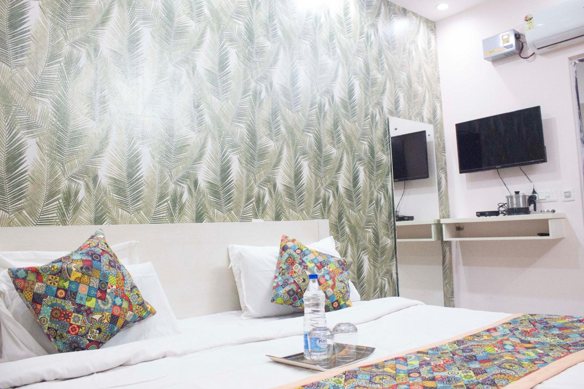 Jsb Hotel Faridabad Exterior photo